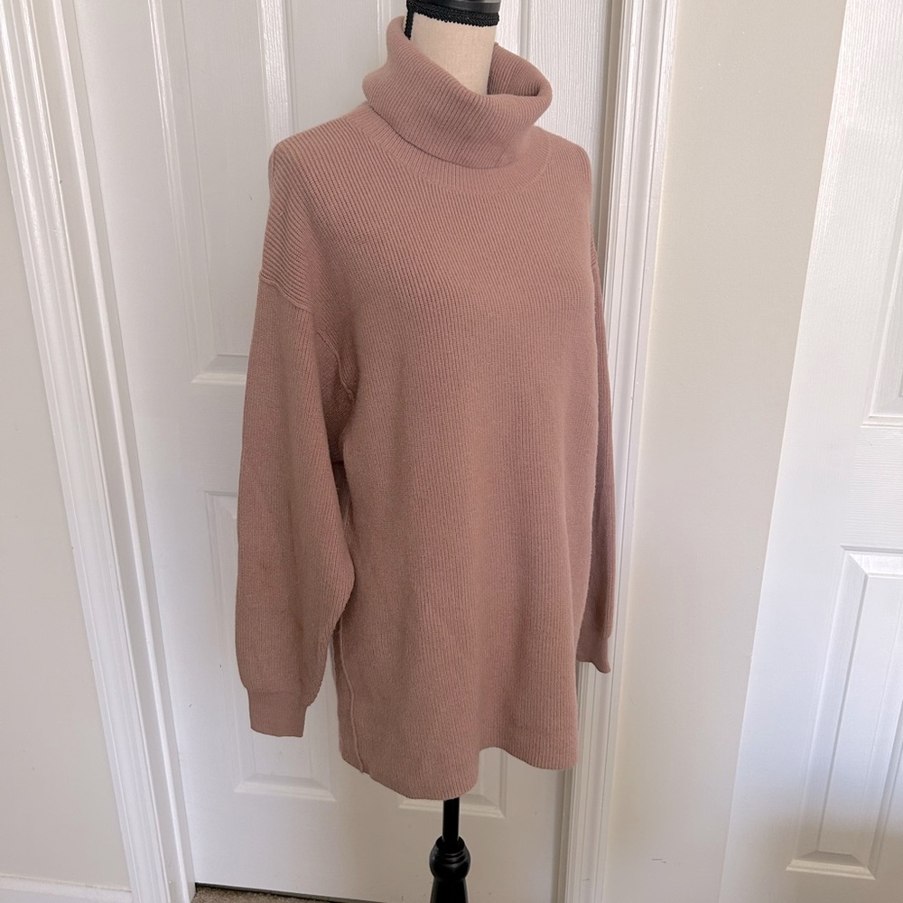 Free People Structured Knit Oversized Tunic Sweater in Dusty Mauve - Picture 5 of 13